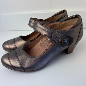 Taos Bronze Brown Metallic Mary Jane Heels with Rounded Toe